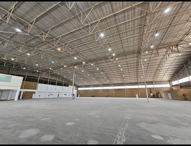 4,286M² WAREHOUSE TO LET IN LONGMEADOW